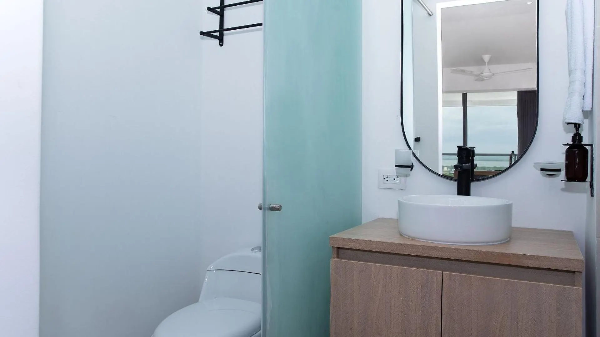 Apartment Cb942 Hermosa Suite En Crespo-Aeropuerto Cartagena